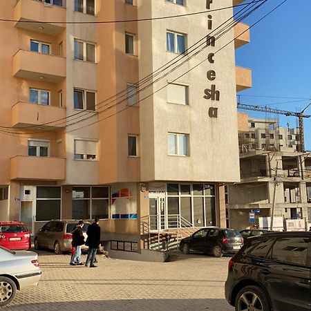 Apartment Nesti In Pristina Kosovo Bagian luar foto