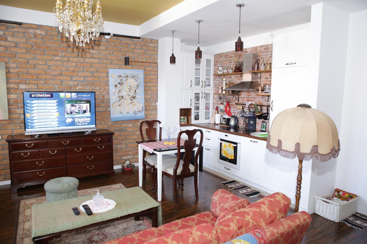 Apartment Nesti In Pristina Kosovo Bagian luar foto