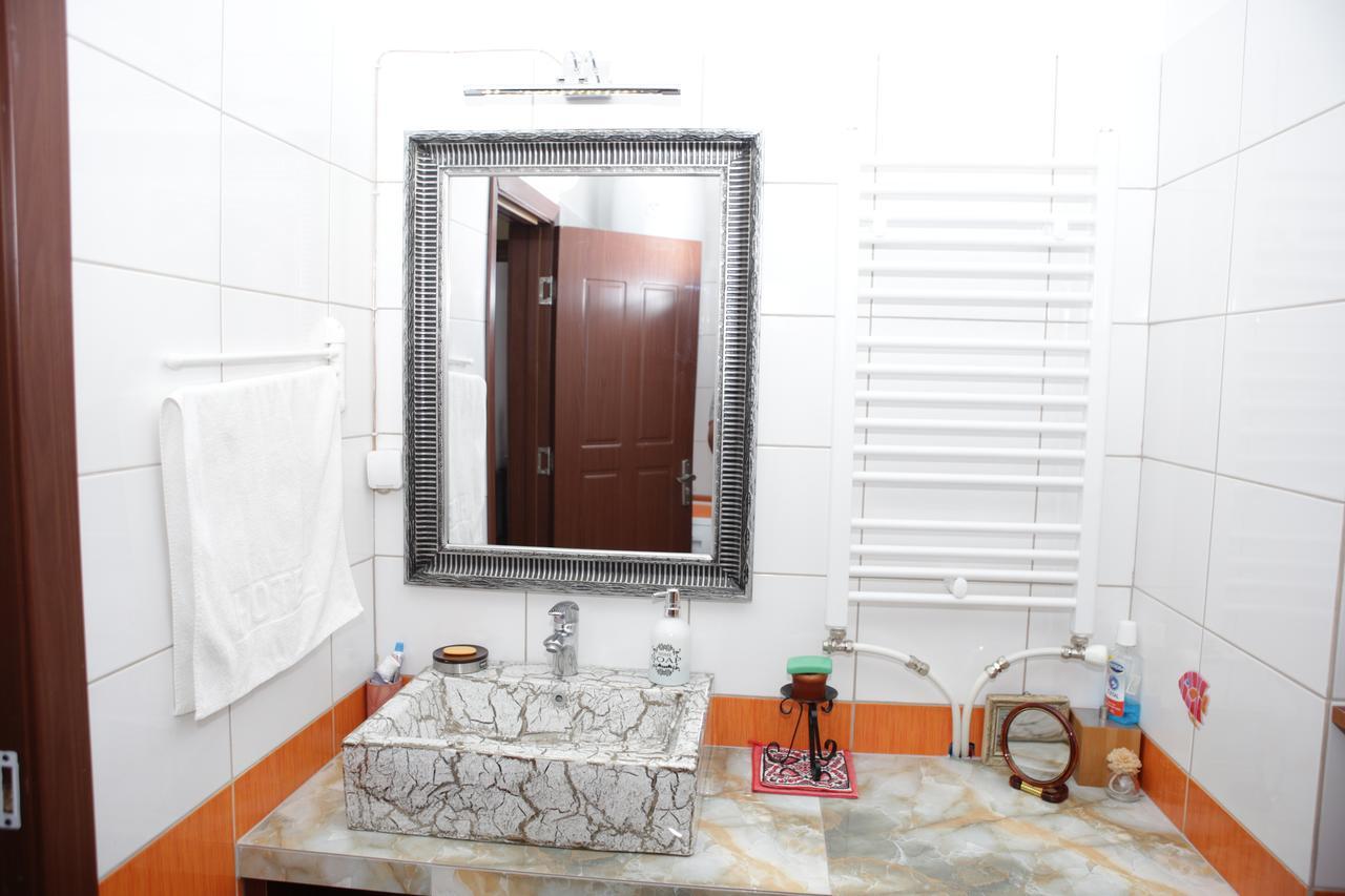 Apartment Nesti In Pristina Kosovo Bagian luar foto